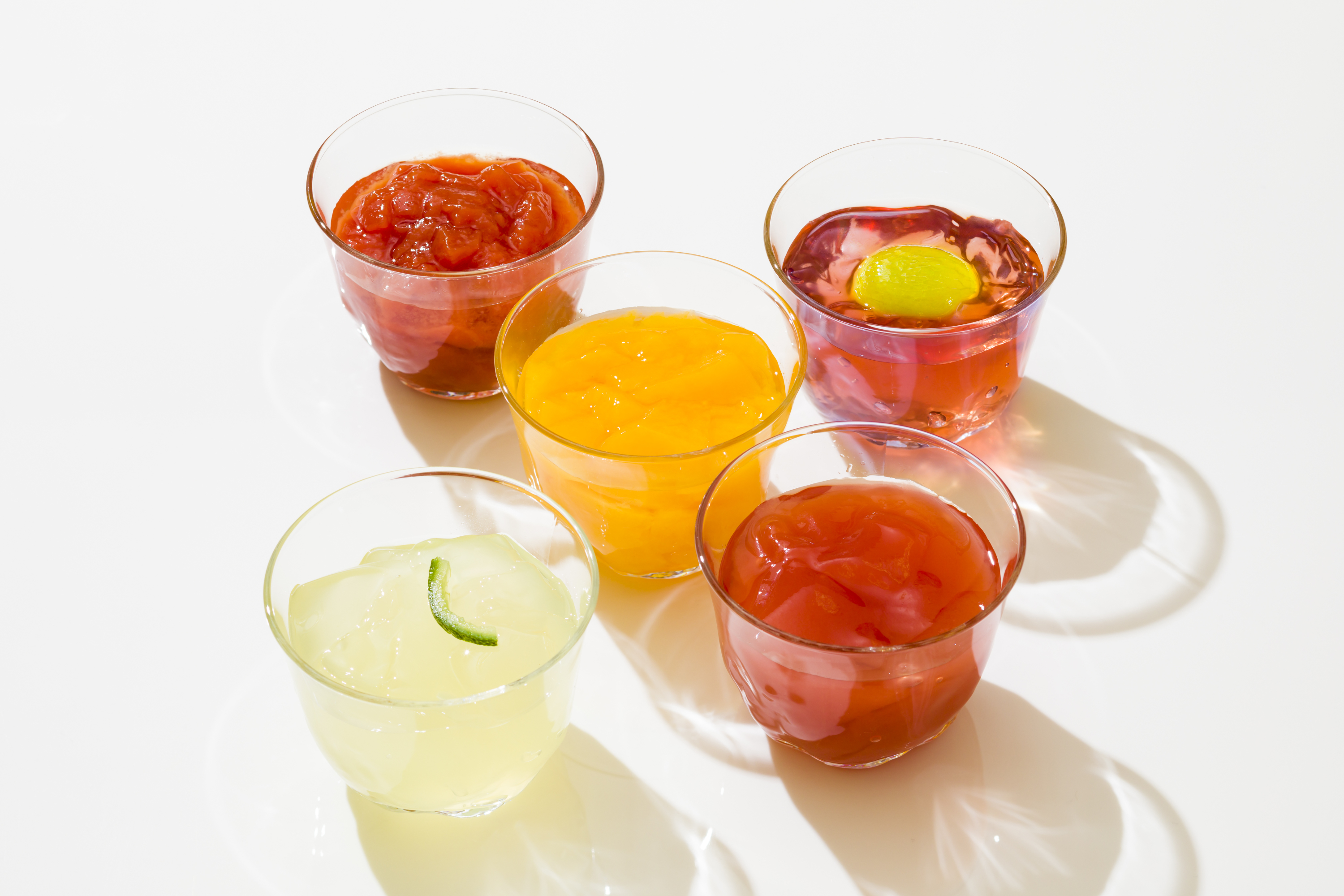 夏のゼリー(いちご・三ヶ日みかん・ピオーネ・ゆず・とまと)(おひとつ300円)